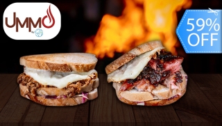 [Image: ¡2 BBQ Sándwiches a Elección! Pulled Pork o Brisket, Acompañamientos, Bebidas y Más.m]