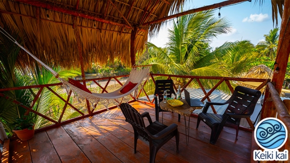 [Image: ¡Paga Q449 en Vez de Q750 por Estadía para 2 Personas en Cabaña Tipo Hawaii con Baño Privado + 2 Cócteles de Bienvenida + Uso de Instalaciones: Tapetes de Playa, Piscina, ¡Hamacas y Más!m]