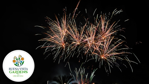 [Image: ¡Paga $37.50 en Vez de $75 por Camping al Aire Libre para 2 con Acceso a Show Navideño con Llegada de Santa + Fuegos Artificiales + Quema de Estrellitas +  1 Tienda de Campaña + 2 Colchonetas + 2 Desayunos + 2 Cenas! ¡Solo 23 Cupones Disponibles!m]