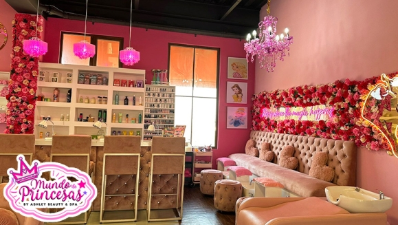 [Image: ¡Paga Q99 en Lugar de Q350 por Servicios de Salón y Glamour Para Tu Princesa: ¡Peinado con Glitter + Maquillaje Fantasía + Esmaltado + Uso de Vestidos y Accesorios del Magic Closet + Fotografías Digitales en Cabinas Personalizadas + Snacks!m]