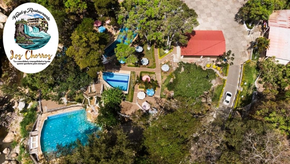 [Image: ¡Paga Q499 en Lugar de Q840 por Estadía para 2 Personas Durante 3 Días y 2 Noches en Hotel Los Chorros + DayPass en Balneario Natural con Piscinas, Cascada Natural, Áreas Recreativas y Más!m]