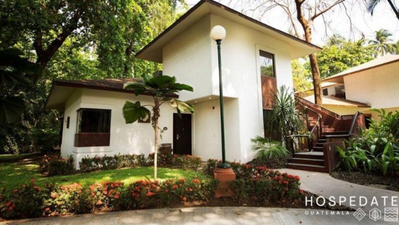 [Image: ¡FLASH SALE DE FIN DE SEMANA! ¡Paga Q2,999 en Lugar de Q4,500 por Estadía de 3 Días y 2 Noches para 4 Personas en Bungalow o Suite + Uso Ilimitado de Atractivas Instalaciones! ¡Solo 10 Cupones Disponibles!m]