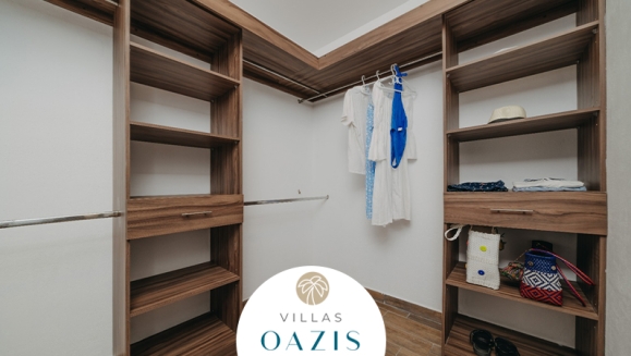 [Image: ¡Paga Q3,999 en Lugar de Q6,640 por Estadía de Fin de Semana (2 Noches) Hasta Para 10 Personas en Villa de Lujo Equipada en Monterrico: Habitaciones con A/C, Cocina Completa, Comedor, Sala, Jacuzzi Privado, Piscinas, Áreas Para el Descanso y Más!m]