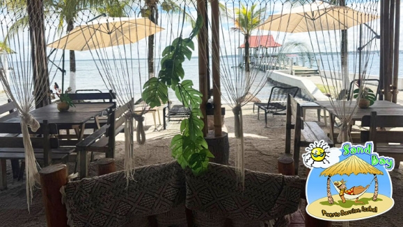 [Image: ¡Paga Q450 en Lugar de Q900 por Estadía Hasta Para 4 Personas en el Caribe, Habitación Doble con A/C + 2 Desayunos a Elección + ⁠Entrada de Tajadas con Costillas para Compartir!m]