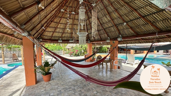 [Image: ¡Descubre un Paraíso Tropical en Playa Barra del Jiote! ¡Paga Q699 en Vez de Q1,400 por Estadía Para 2 Personas en Habitación Doble con AC + Piscinas + Jacuzzis + Playa + Traslado Exclusivo en Lancha con Recorrido Panorámico entre Manglares y Más!m]