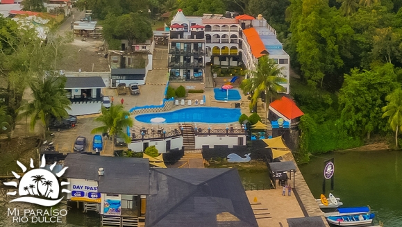 [Image: ¡Paga Q599 en Lugar de Q1,000 por Estadía Para 2 Personas en Río Dulce: Habitación Standard con Cama Matrimonial y A/C + Ducha y Baño Privado + 2 Desayunos + Piscinas + Ingreso a Museo Privado del Hotel!m]