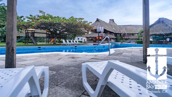 [Image: ¡Escapada 5 Estrellas en Amatique Bay Hotel! ¡Paga Q737 en Lugar de Q1,061 por Estadía en Habitación Studio Sencilla o Doble Para 2 Adultos y Hasta 2 Niños + Desayunos + Uso Ilimitado de Instalaciones + Impuestos Incluidos!m]